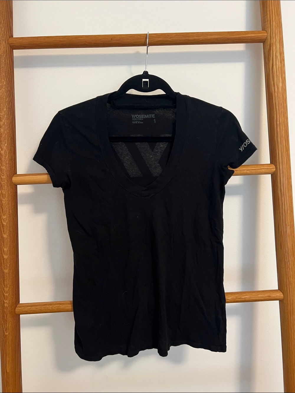 YOSEMITE James Perse Black Deep V-Neck Short Sleeve Tee - Size 1 (S)